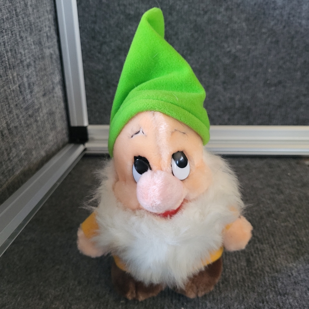 Disneyland Snow White Bashful Dwarf Plush. New old stock